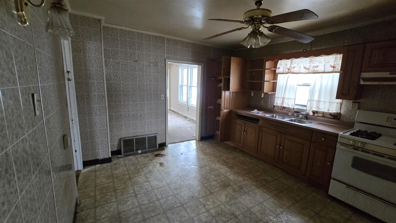 759 Emerald Street, Muskegon, MI, 49442-3282