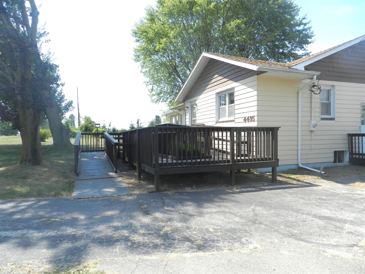 4495 Oxbow Road, Eau Claire, MI, 49111-9764