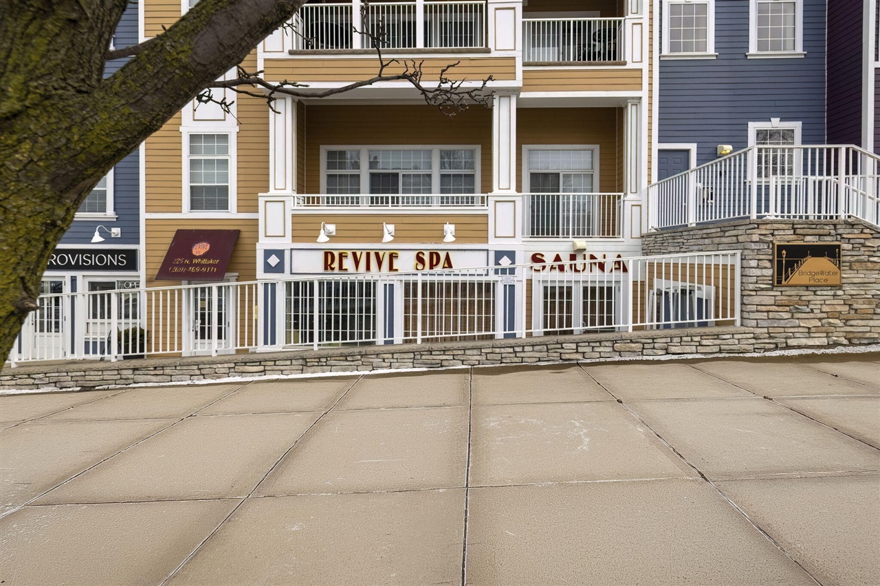 225 N Whittaker, New Buffalo, MI, 49117-1284