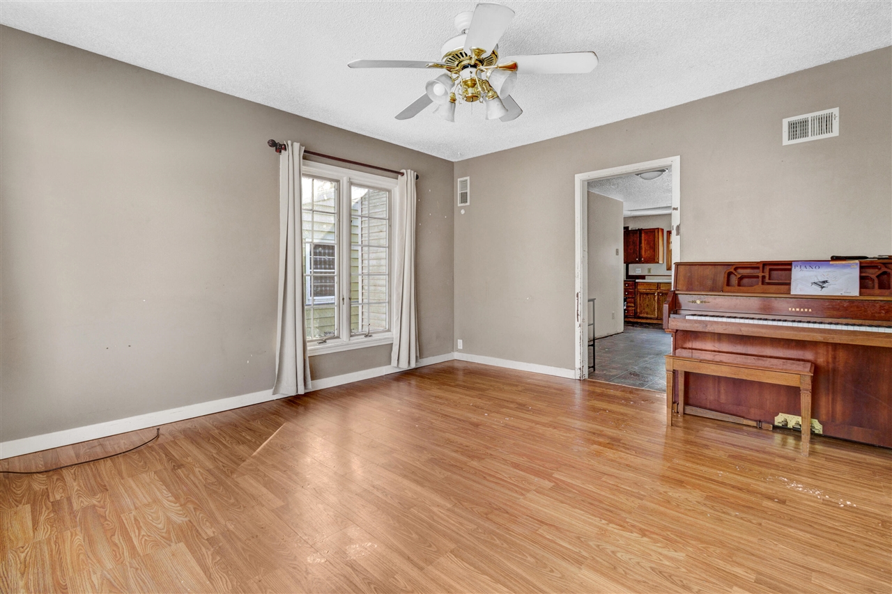 1323 Catherine Avenue, Muskegon, MI, 49442-4118