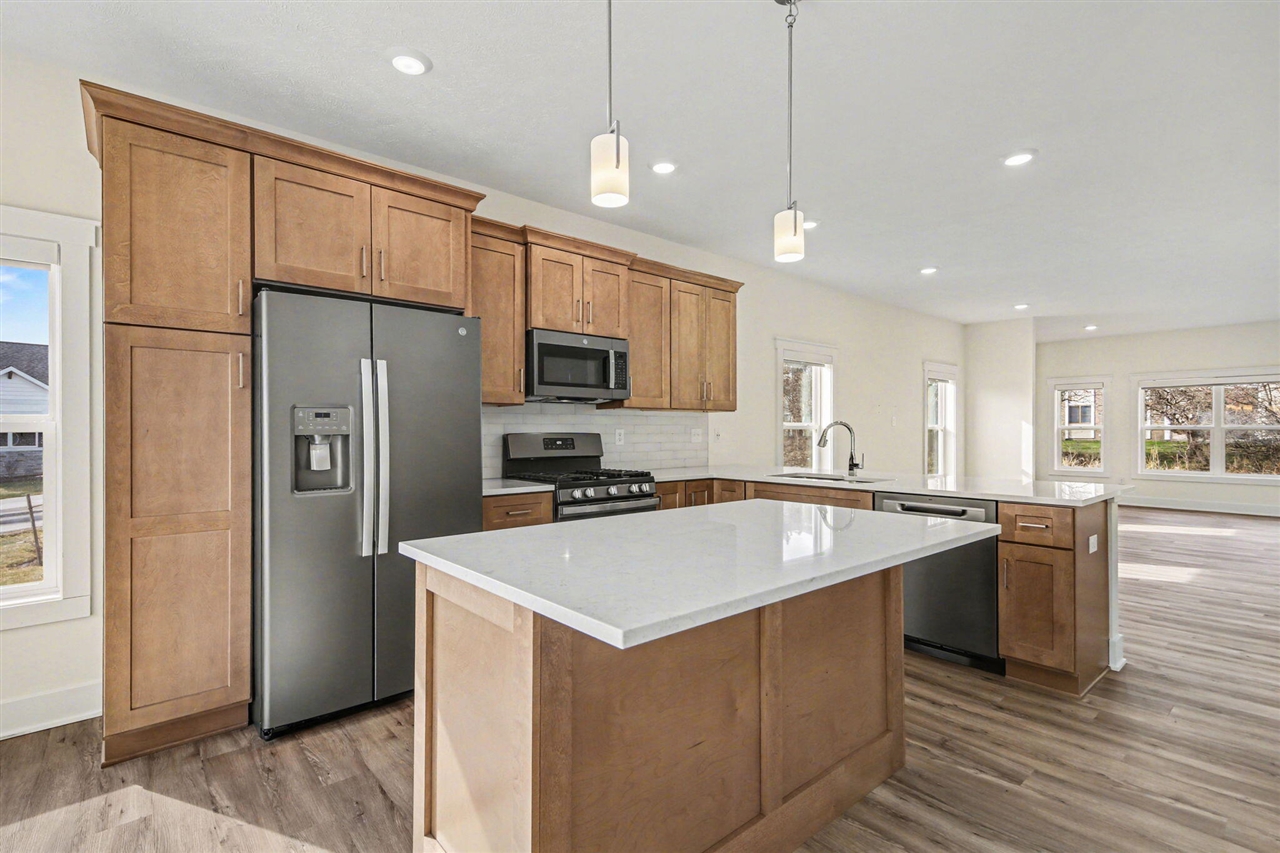 2785 W Cobblestone Court, Kentwood, MI, 49512-5499