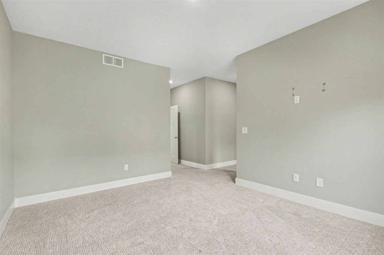 2785 W Cobblestone Court, Kentwood, MI, 49512-5499