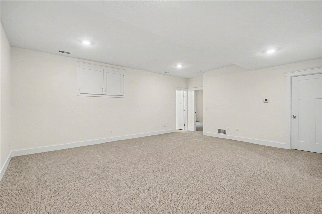 2785 W Cobblestone Court, Kentwood, MI, 49512-5499