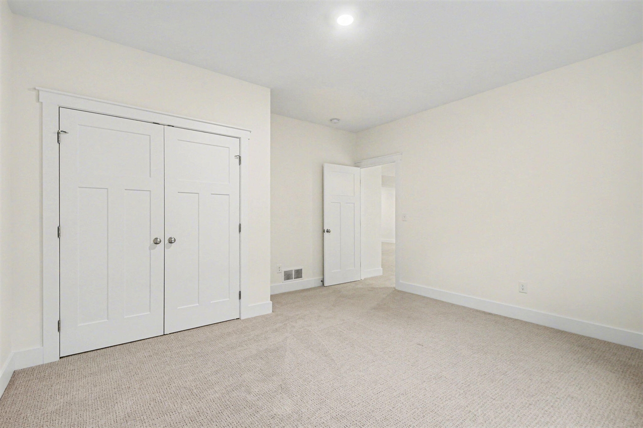 2785 W Cobblestone Court, Kentwood, MI, 49512-5499