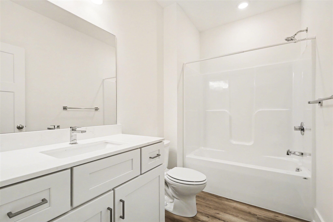 2785 W Cobblestone Court, Kentwood, MI, 49512-5499