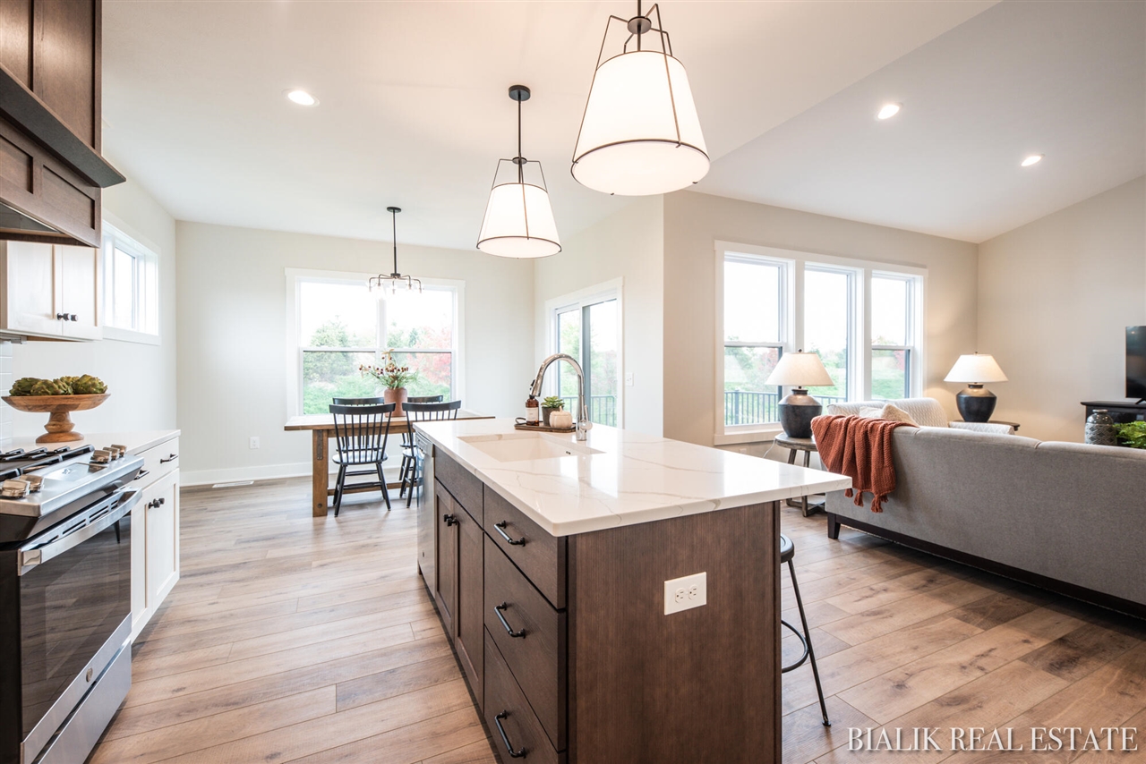 594 Sun Vale Lane, Grandville, MI, 49418-9527