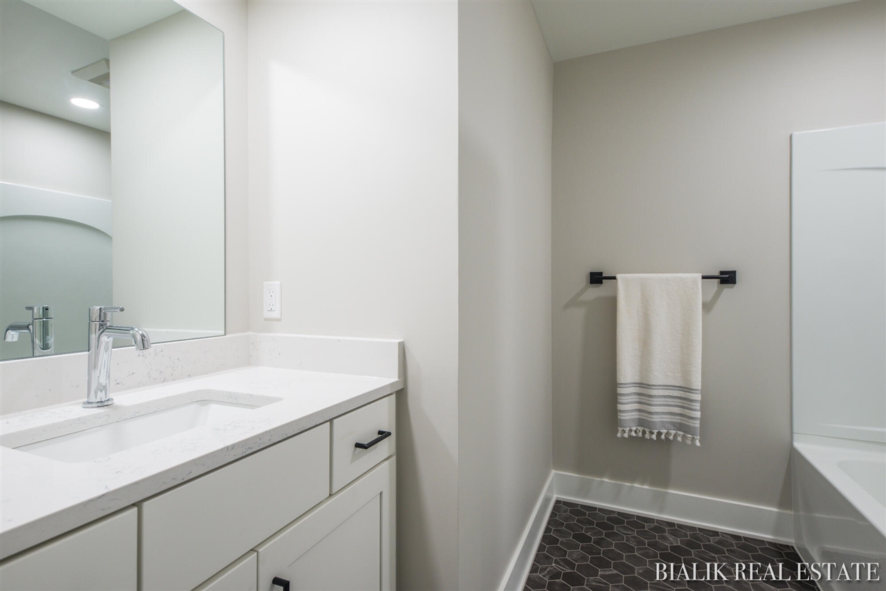 594 Sun Vale Lane, Grandville, MI, 49418-9527