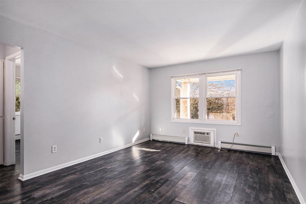 3201 Marshall Avenue, Grand Rapids, MI, 49508-2424