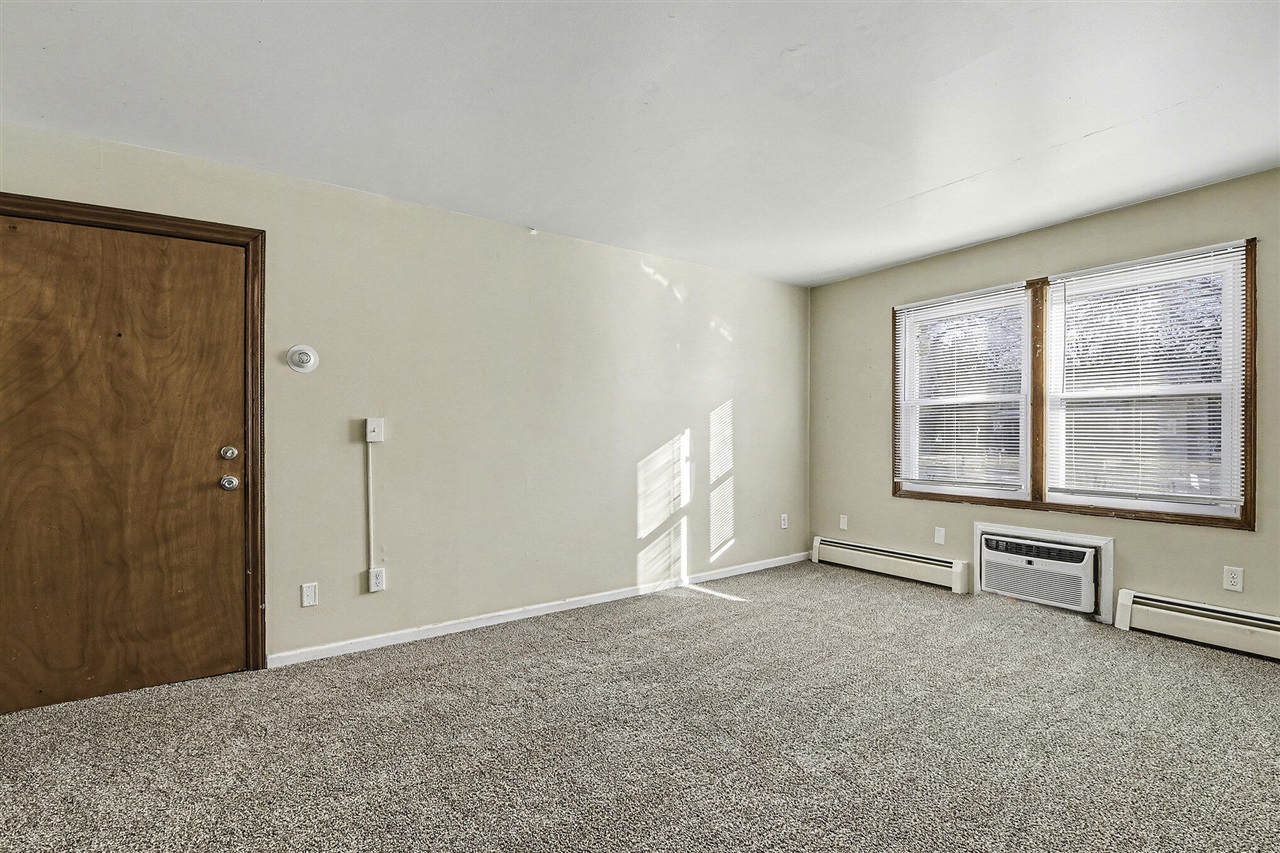 3201 Marshall Avenue, Grand Rapids, MI, 49508-2424