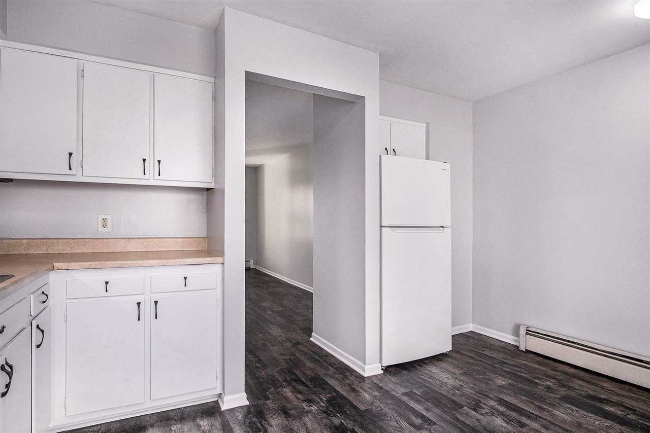 3201 Marshall Avenue, Grand Rapids, MI, 49508-2424