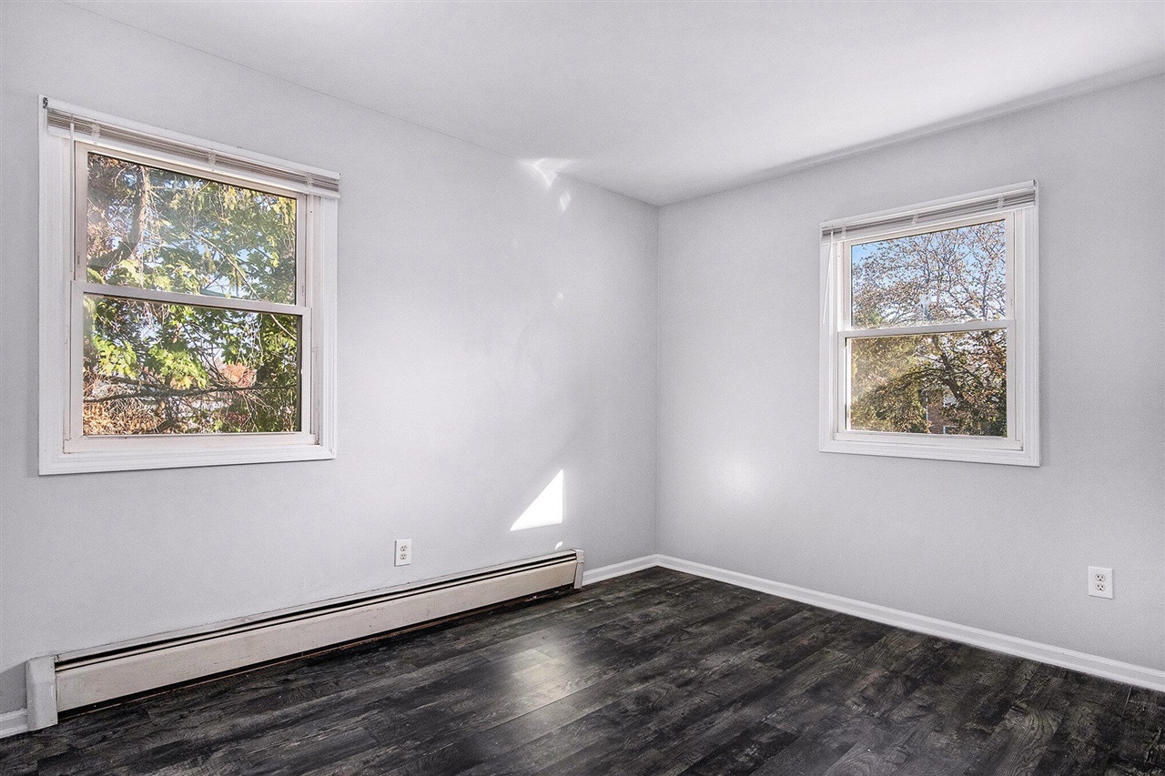 3201 Marshall Avenue, Grand Rapids, MI, 49508-2424