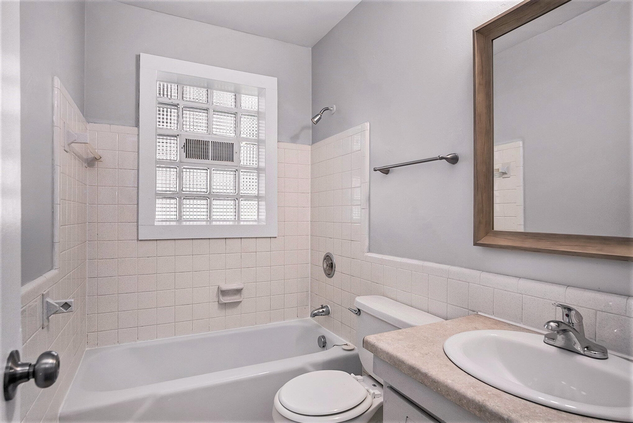 3201 Marshall Avenue, Grand Rapids, MI, 49508-2424