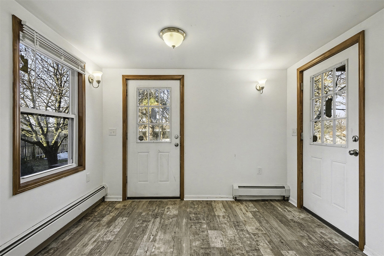 3201 Marshall Avenue, Grand Rapids, MI, 49508-2424