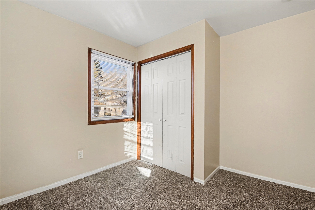 3201 Marshall Avenue, Grand Rapids, MI, 49508-2424