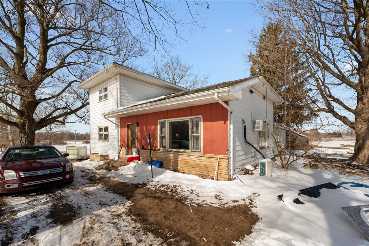 65838 48th Avenue, Hartford, MI, 49057-9749