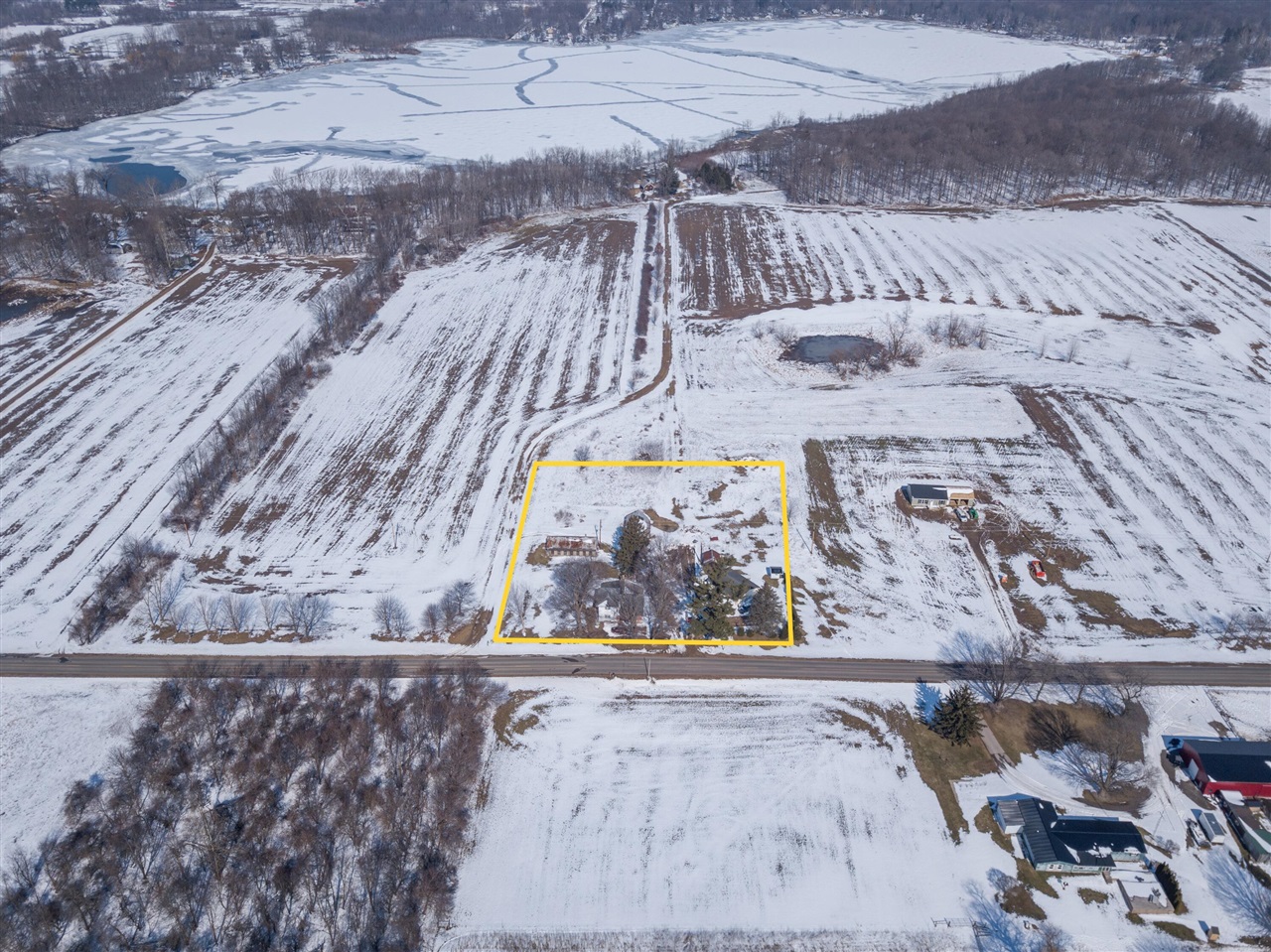 65838 48th Avenue, Hartford, MI, 49057-9749