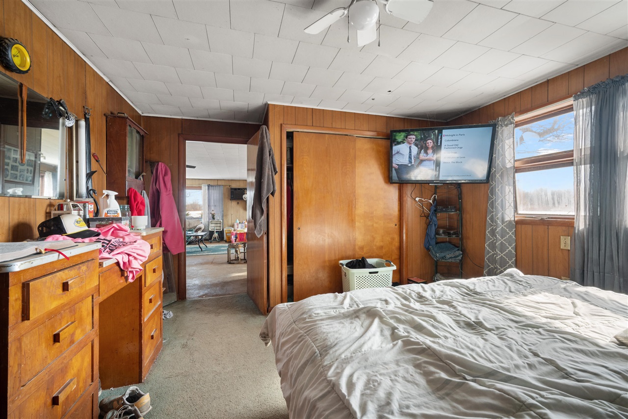 65838 48th Avenue, Hartford, MI, 49057-9749