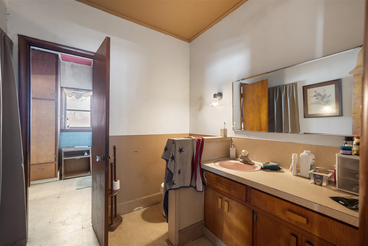 65838 48th Avenue, Hartford, MI, 49057-9749