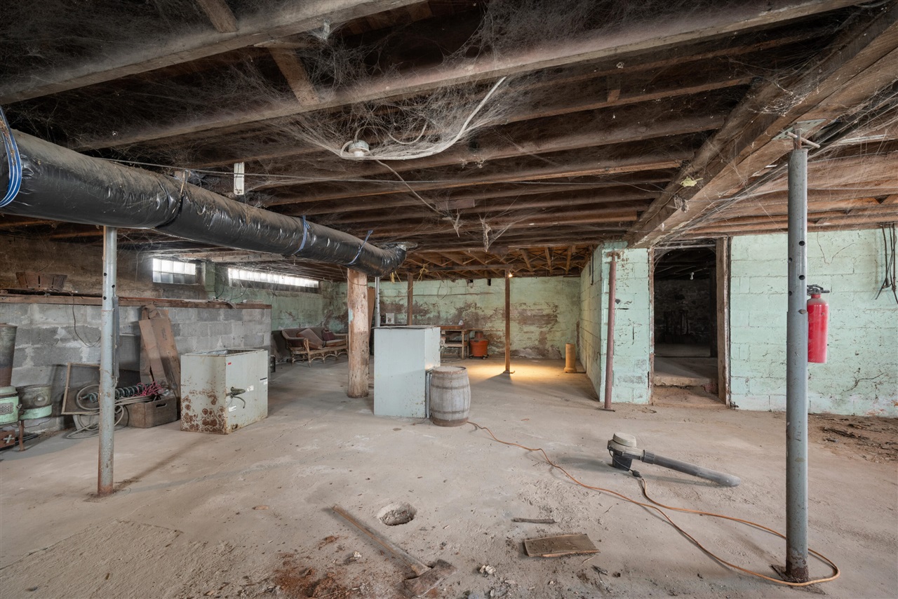 65838 48th Avenue, Hartford, MI, 49057-9749