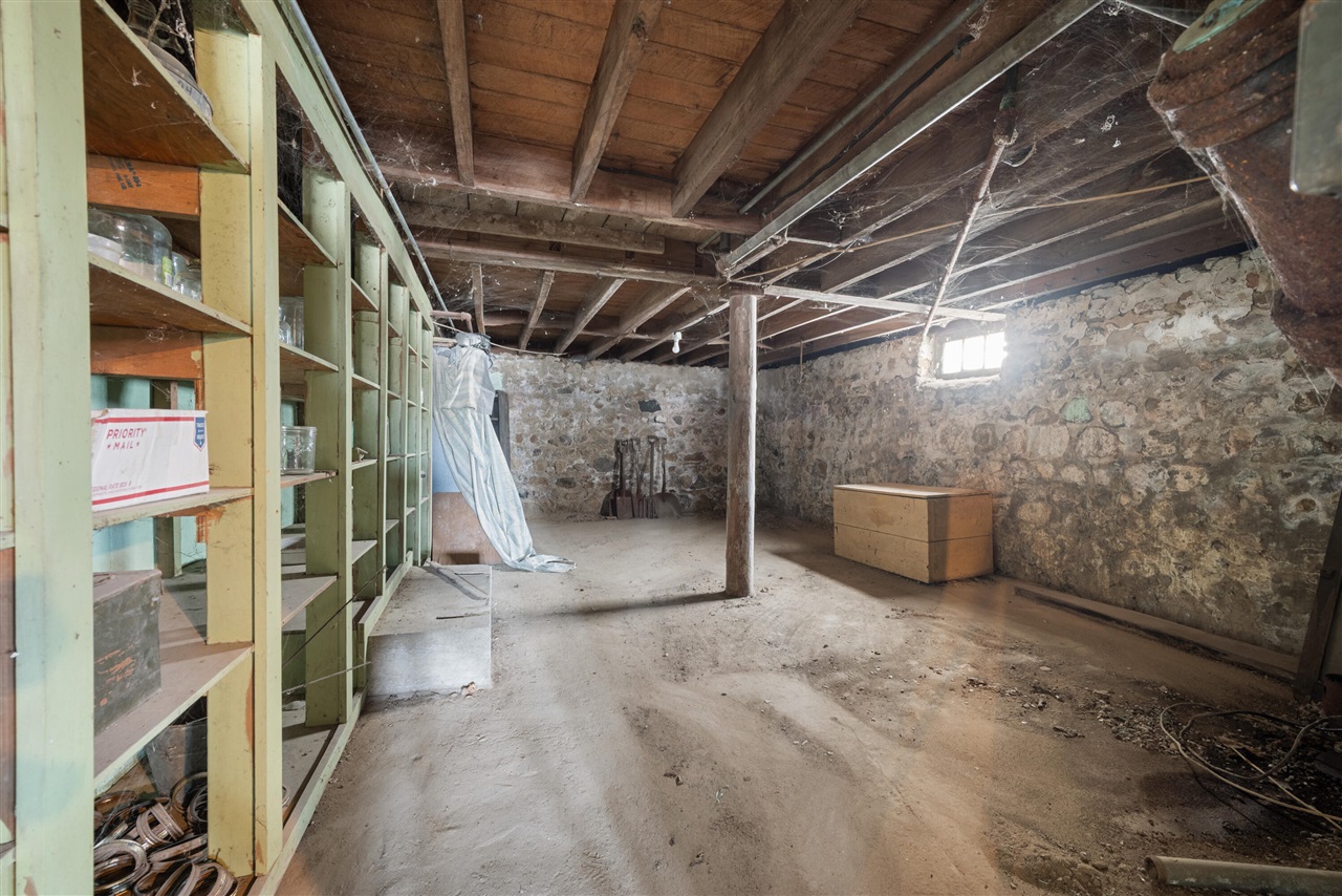 65838 48th Avenue, Hartford, MI, 49057-9749