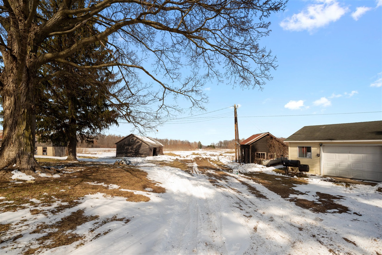 65838 48th Avenue, Hartford, MI, 49057-9749