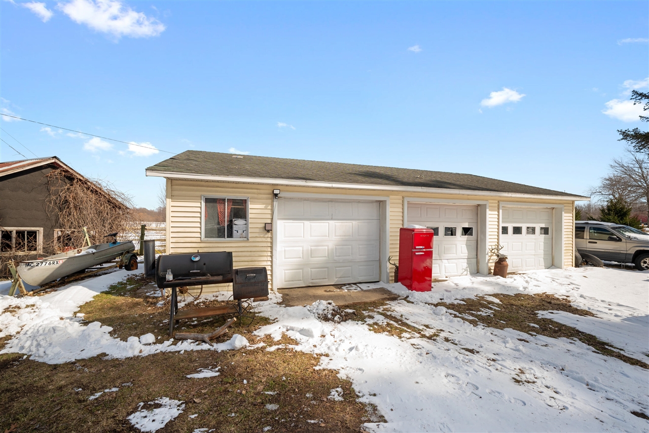 65838 48th Avenue, Hartford, MI, 49057-9749