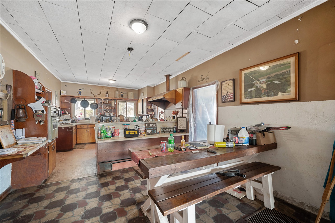 65838 48th Avenue, Hartford, MI, 49057-9749