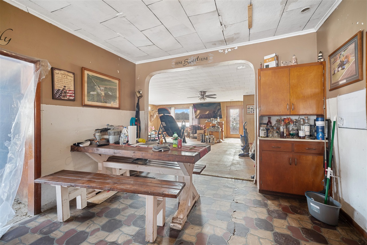 65838 48th Avenue, Hartford, MI, 49057-9749