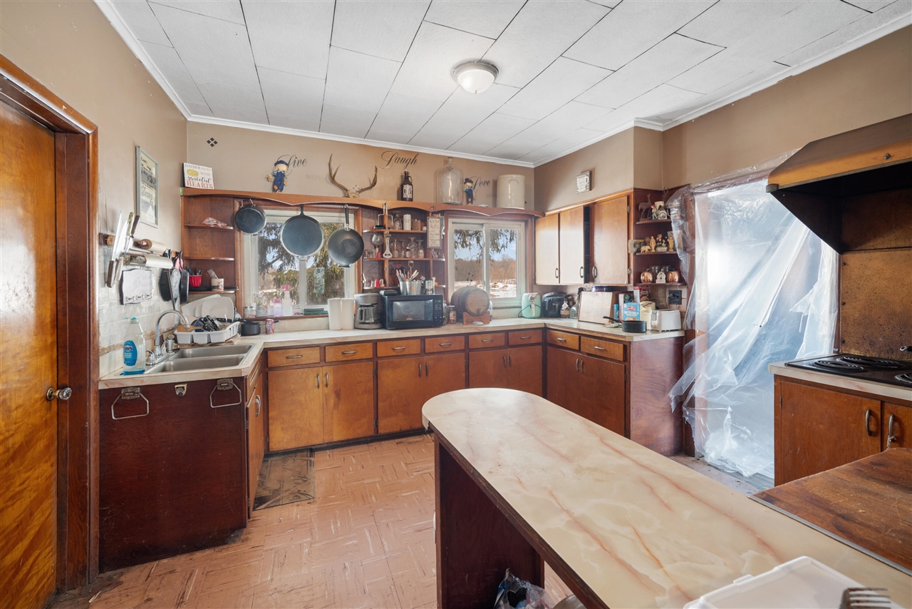 65838 48th Avenue, Hartford, MI, 49057-9749