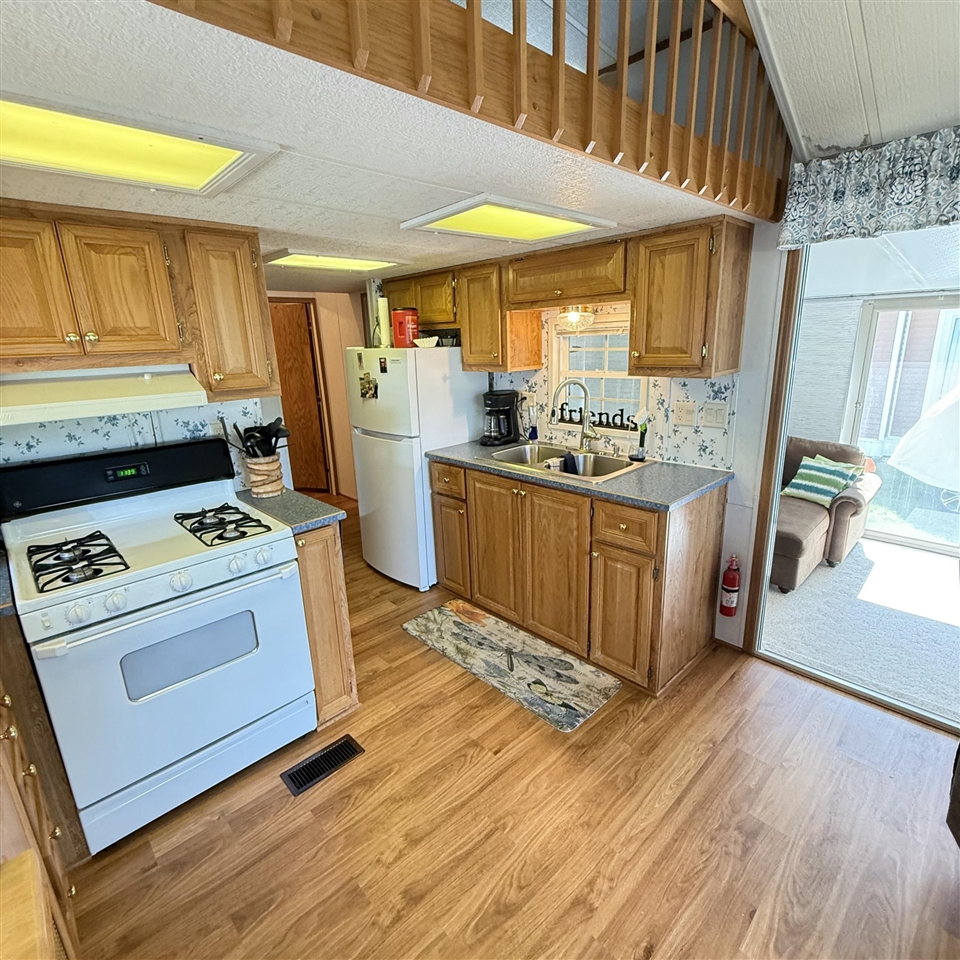 9380 E Circle Drive, Stanwood, MI, 49346-9611