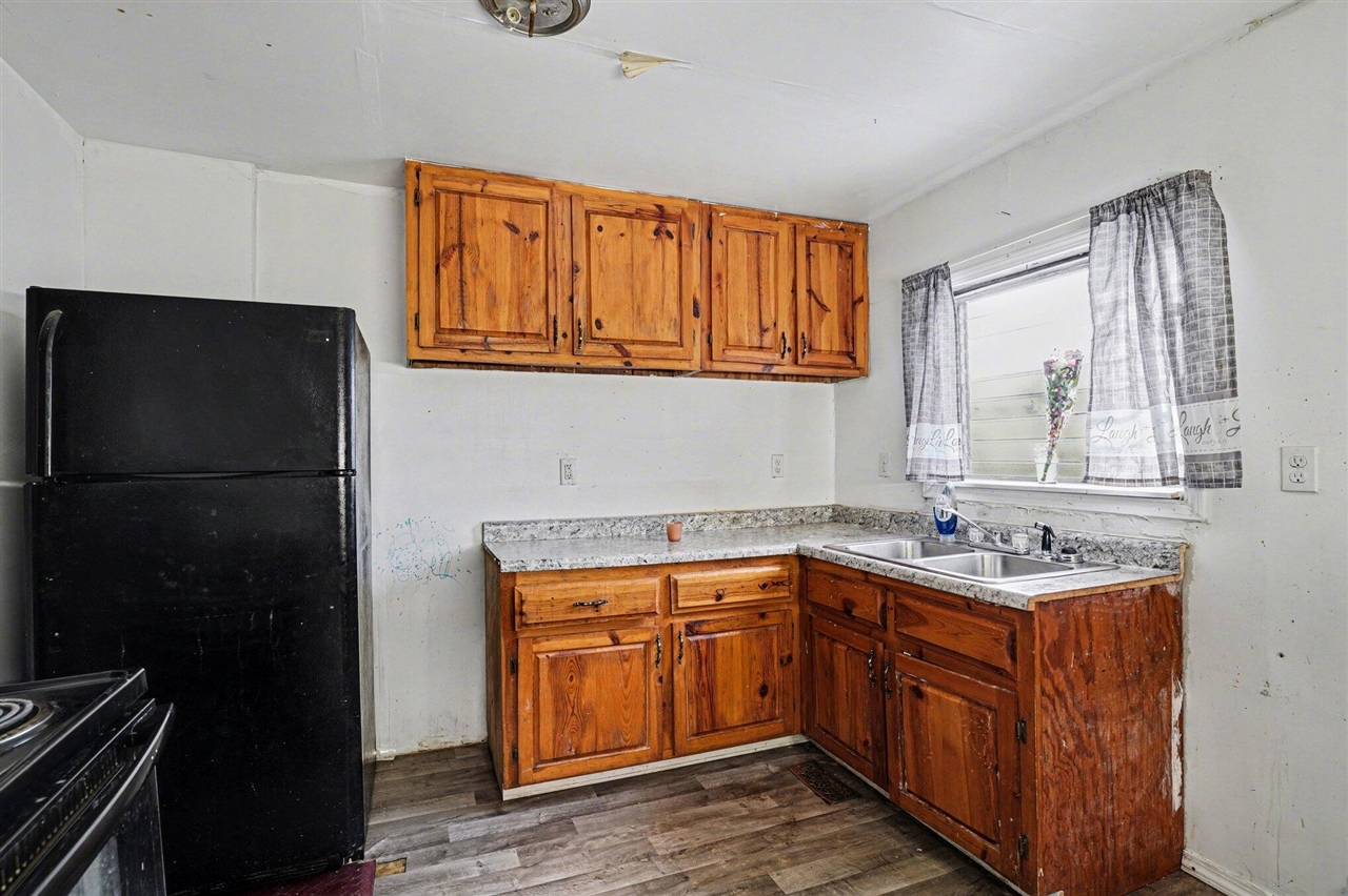 120 Highway Street, Battle Creek, MI, 49014-5069