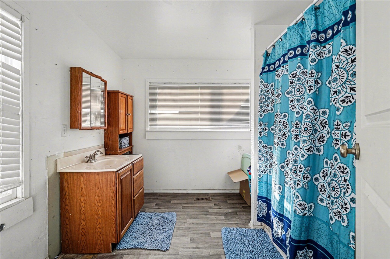 120 Highway Street, Battle Creek, MI, 49014-5069