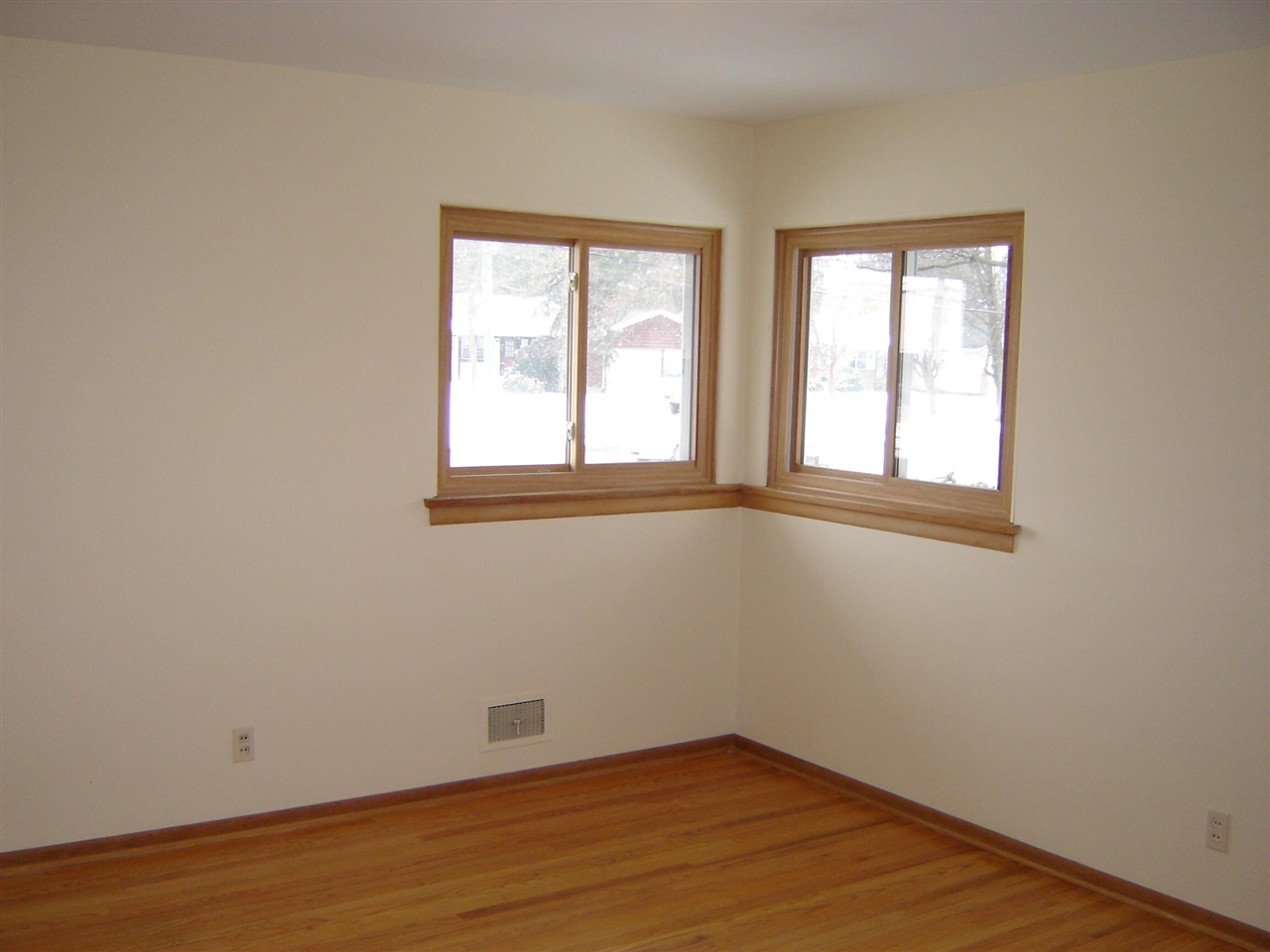 271 68th Street, Grand Rapids, MI, 49548-7180