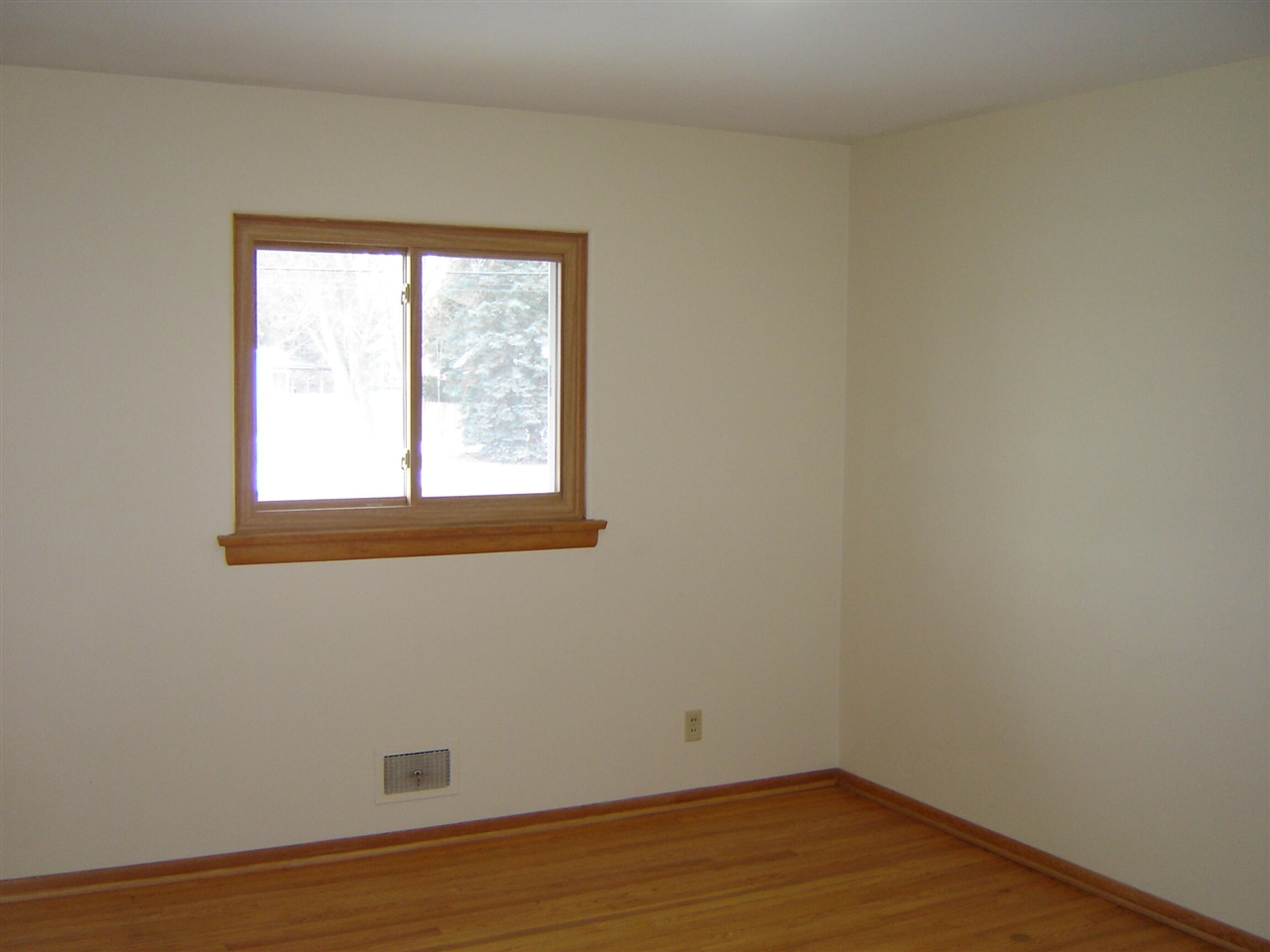 271 68th Street, Grand Rapids, MI, 49548-7180