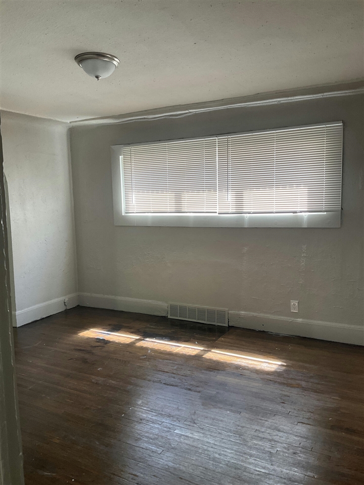 12701 Griggs Street, Detroit, MI, 48238-3075