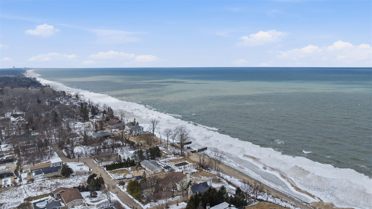 Homes for sale in New Buffalo, MI | 49035 Skyhi Dr, New Buffalo, MI 49117 | MLS# 70516981