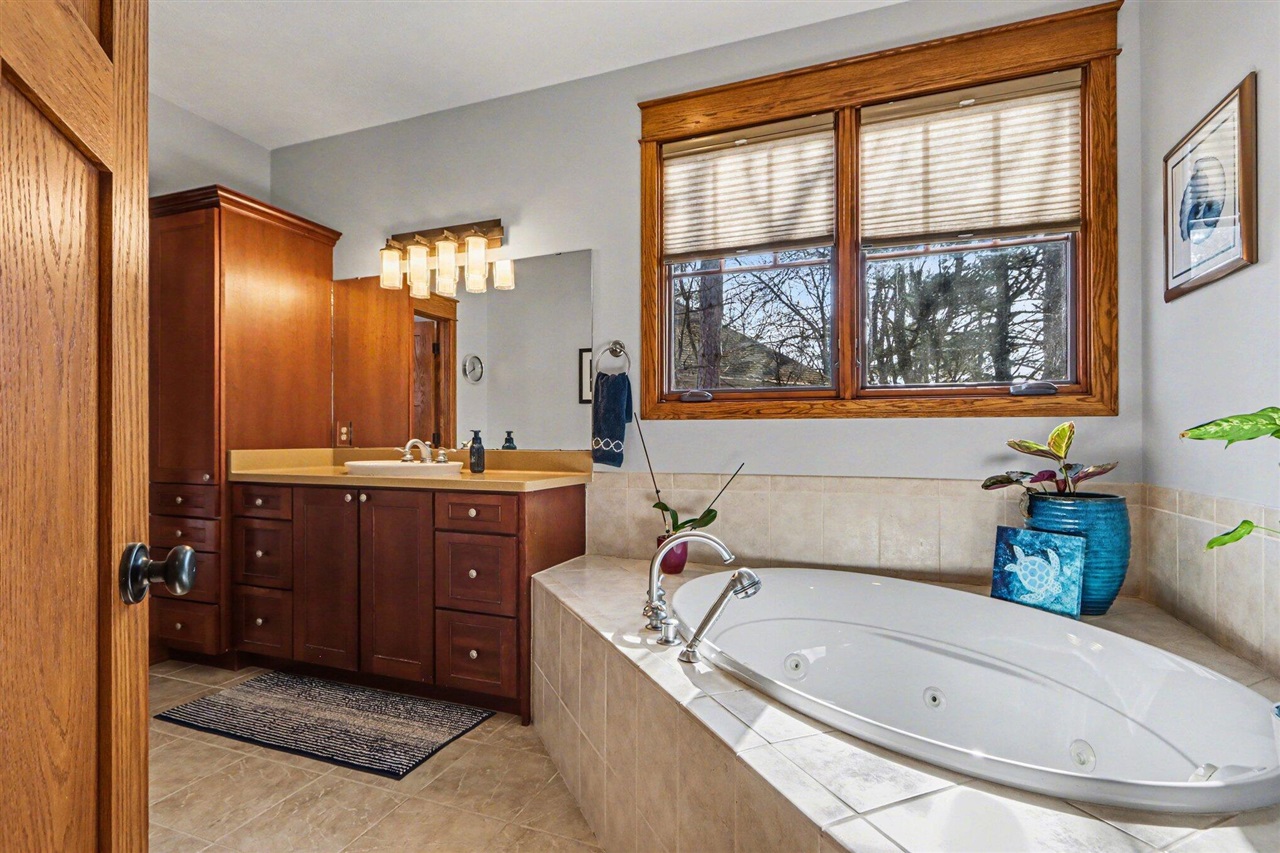 12294 Cranes Avenue, Richland, MI, 49083