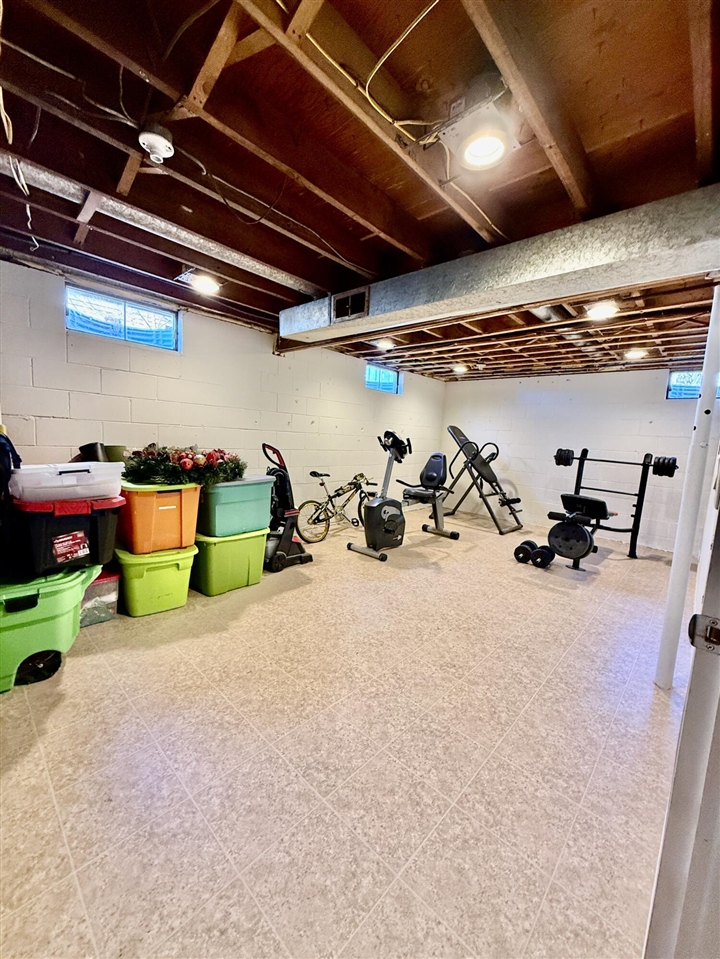 7900 W Q Avenue, Kalamazoo, MI, 49009-8927