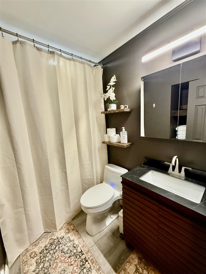 7900 W Q Avenue, Kalamazoo, MI, 49009-8927