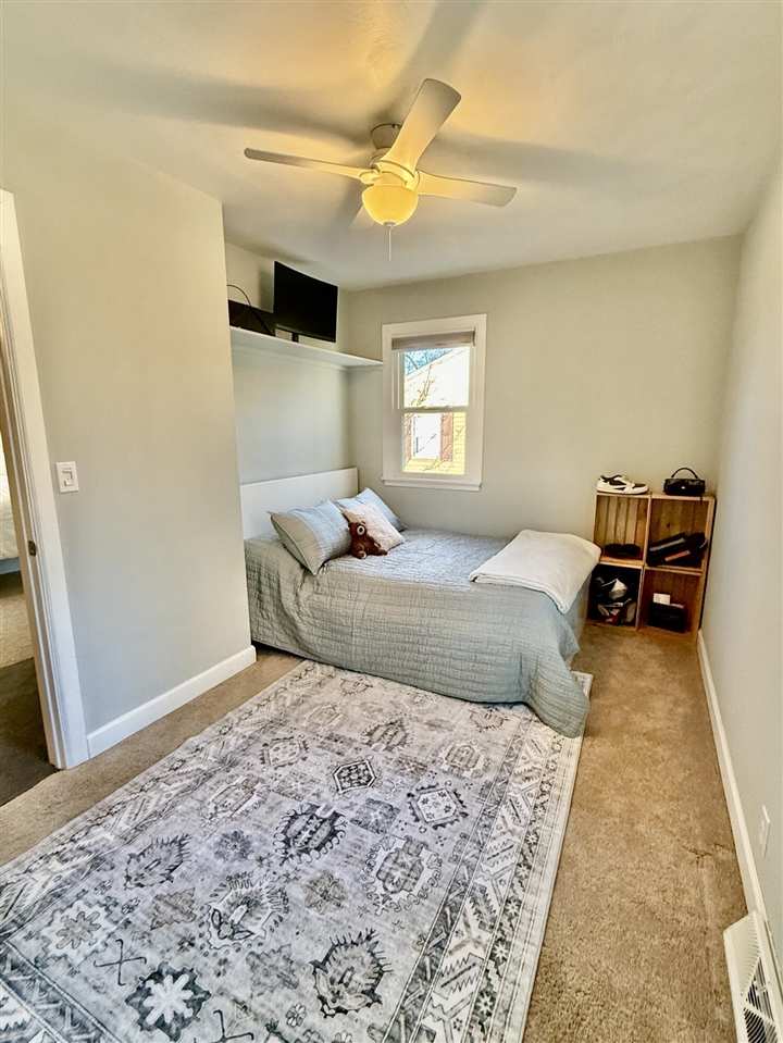 7900 W Q Avenue, Kalamazoo, MI, 49009-8927