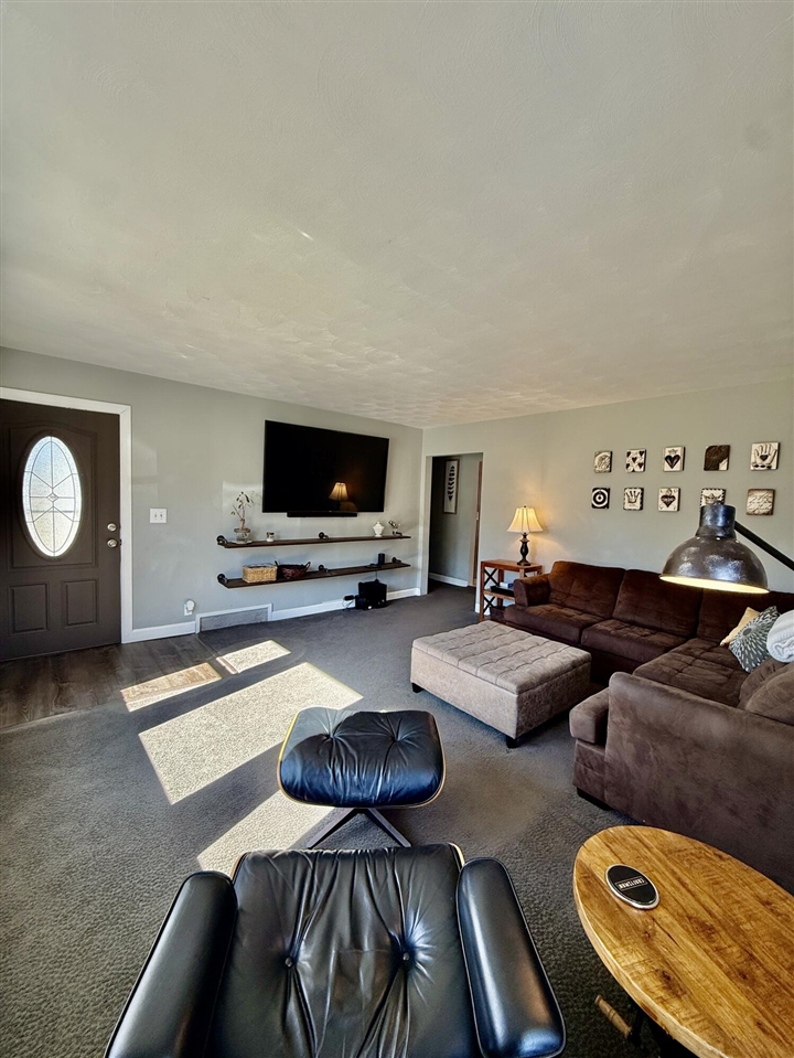 7900 W Q Avenue, Kalamazoo, MI, 49009-8927