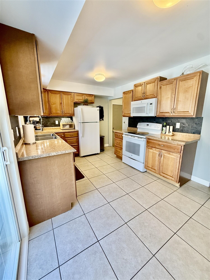 7900 W Q Avenue, Kalamazoo, MI, 49009-8927