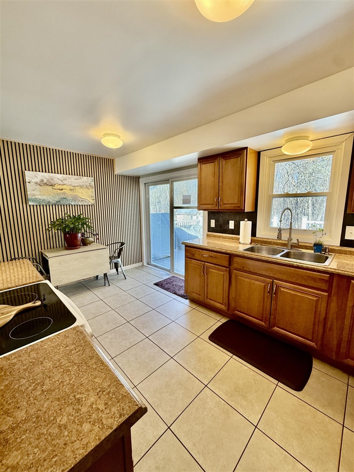 7900 W Q Avenue, Kalamazoo, MI, 49009-8927