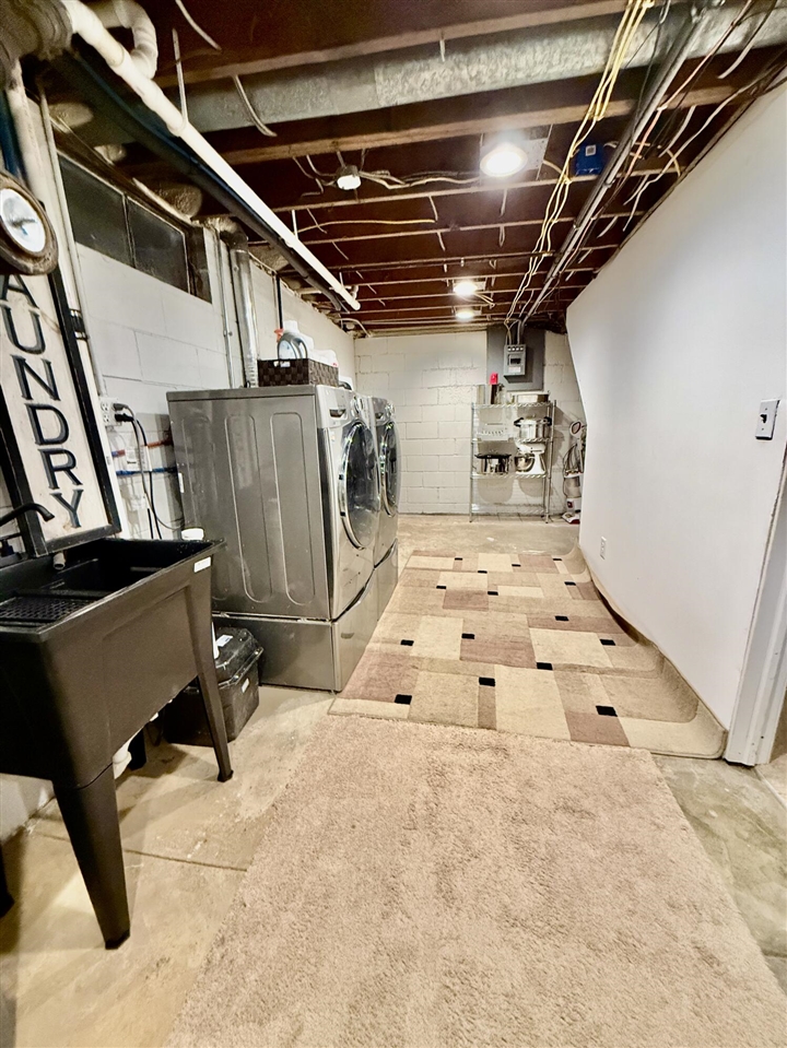 7900 W Q Avenue, Kalamazoo, MI, 49009-8927