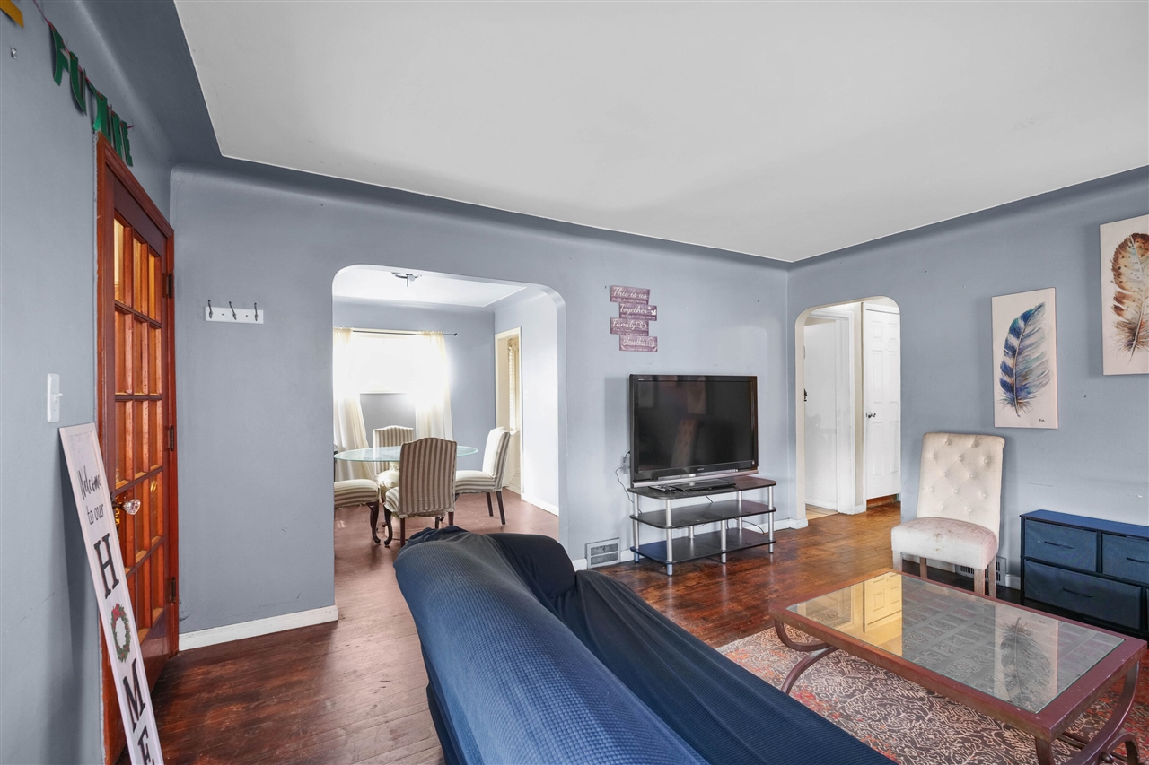 12261 Lansdowne Street, Detroit, MI, 48224-1045