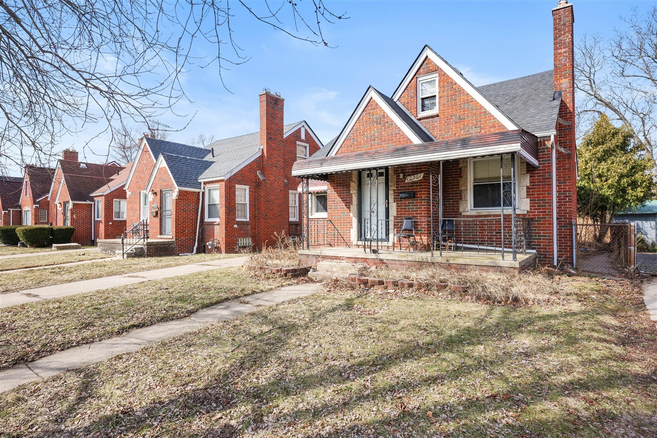12261 Lansdowne Street, Detroit, MI, 48224-1045