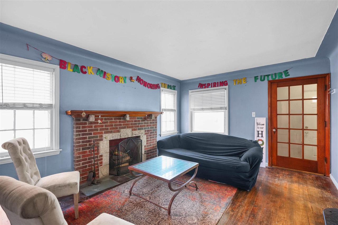 12261 Lansdowne Street, Detroit, MI, 48224-1045