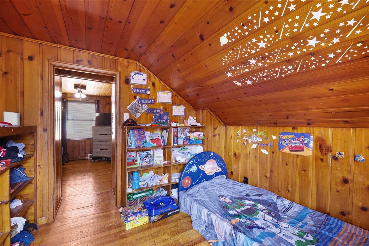 12261 Lansdowne Street, Detroit, MI, 48224-1045