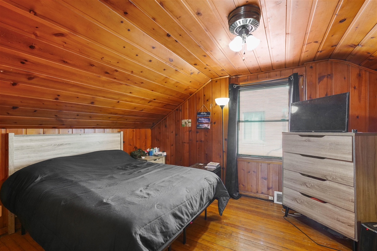 12261 Lansdowne Street, Detroit, MI, 48224-1045