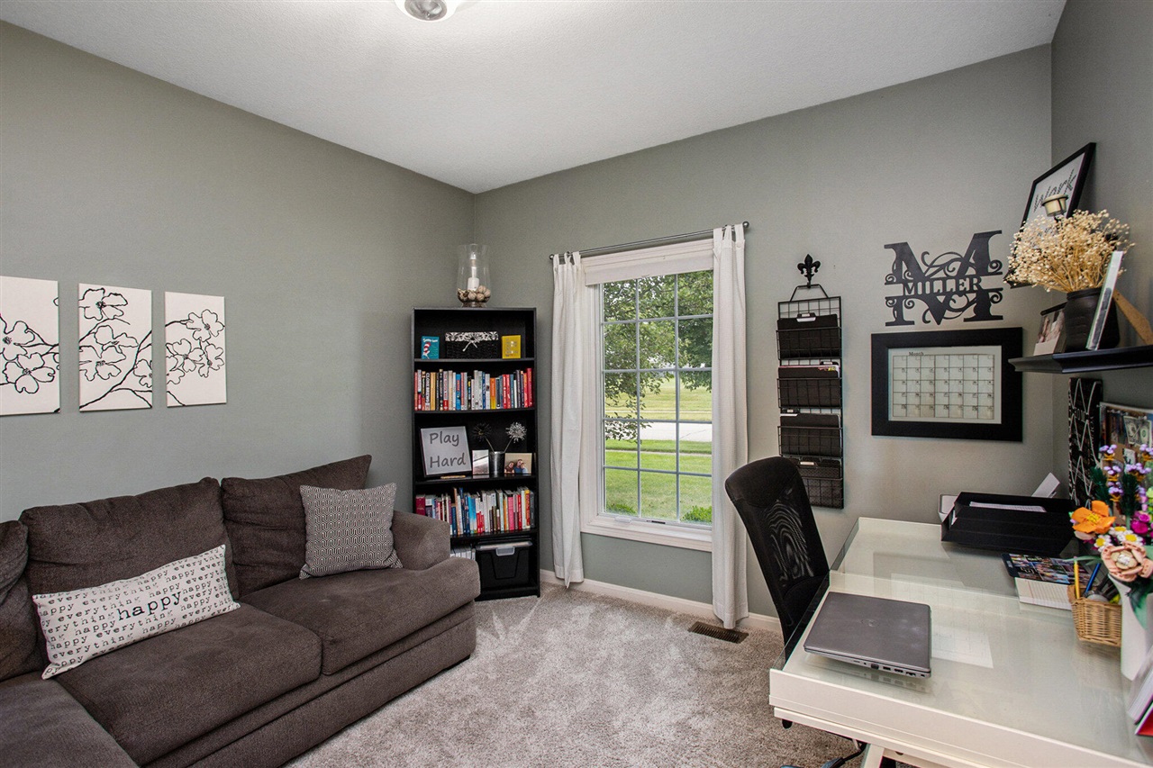 370 Bishop Avenue photo 15
